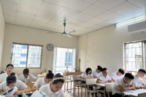 Một buổi học ngoài giờ cho lao động trước ngày xuất cảnh